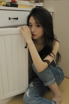 《年轻的女教师》hd9在线观看